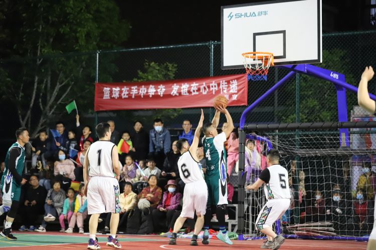 不满裁