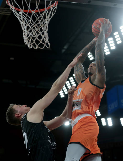 核持球为主 核持球为主