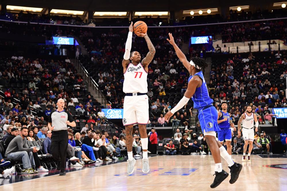 力压群芳夺 力压群芳夺